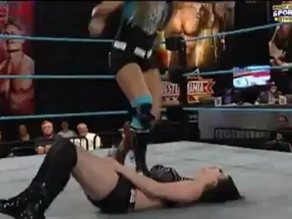 Raquel Diaz vs. Paige w  Sofia Cortez   Divas Championship Match - FCW 27th May 2012