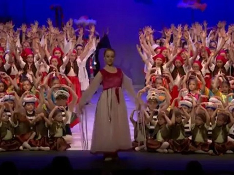 Extrait du spectacle de l'Ecole de Danse Sylvie Barret à Cambrai. Theatre de Cambrai Juin 2012