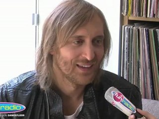 下载视频: David Guetta en sang pour I can only imagine