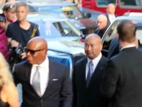 Celebrity Bytes: Britney Spears Wows in Blue at X Factor Premiere With Simon Cowell