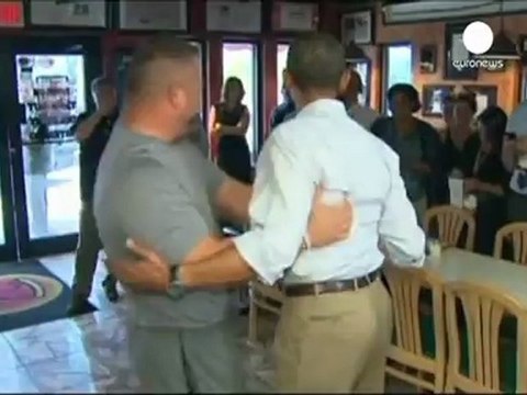 Abbraccio elettorale fuori programma per Obama a Palm Beach