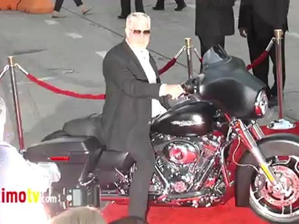 Ron Perlman SONS OF ANARCHY Season Five Premiere ARRIVALS