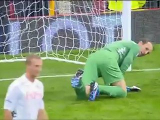 Bramka Miesiaca - Robin van Persie