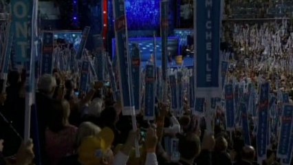 Estilista que vestiu Michelle Obama vira sensação