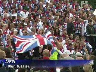 Britain says goodbye to Games with victory parade (1)