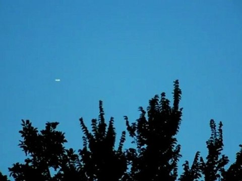 ufo.( forme. cigare.tube) .Neuchâtel .Suisse.08.09.2012