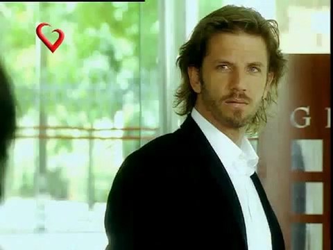 Sos Mi Vida 1, juego de miradas