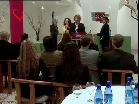 Sos Mi Vida capitulo 116, salvaje en el simposio