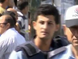 Blast hits Istanbul police station