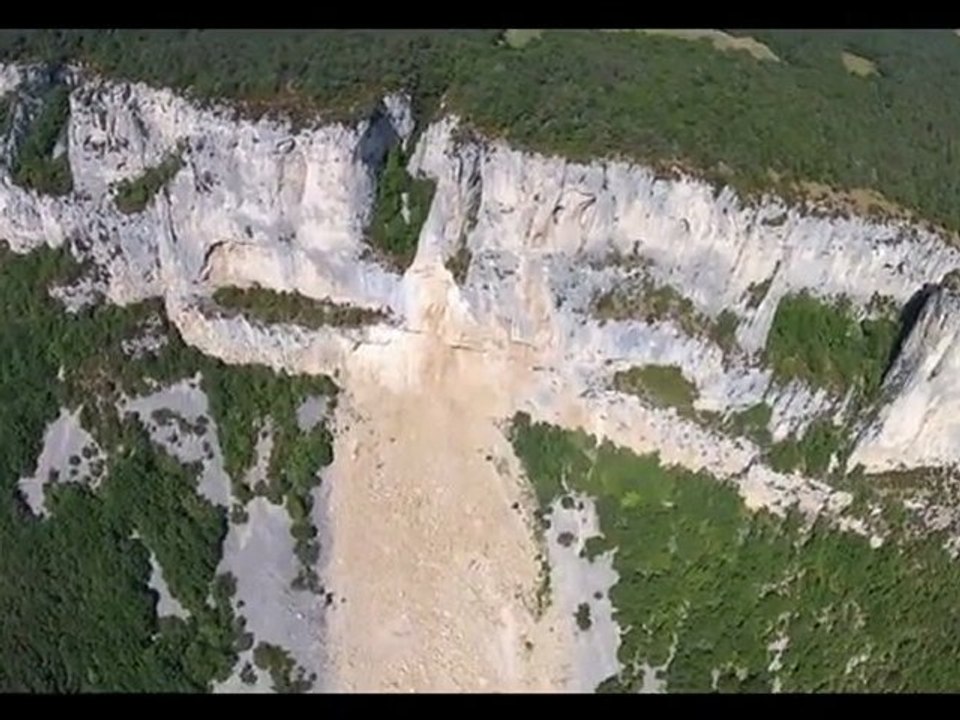 EBOULEMENT DE FALAISE !