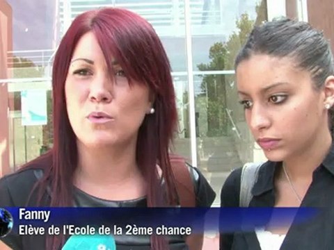 Ayrault achève sa visite à Marseille par l'Ecole de la deuxième chance