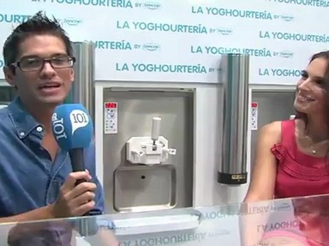 Entrevista a Nuria Fergó en la inauguración de la Yoghourtería de Danone en Málaga (101 TV Málaga)