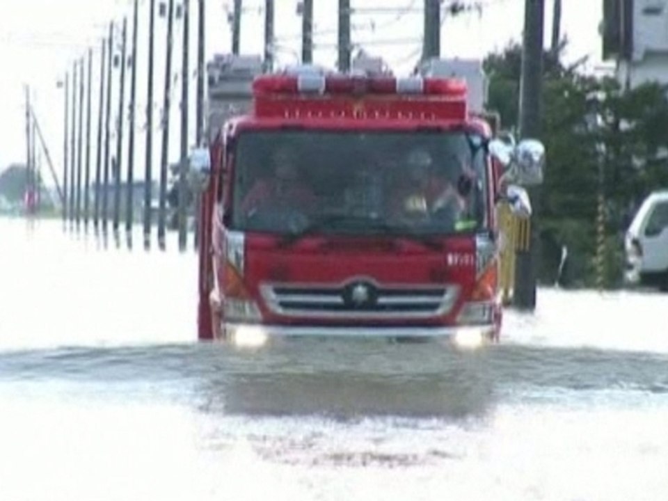 Thousands evacuated in Japan floods