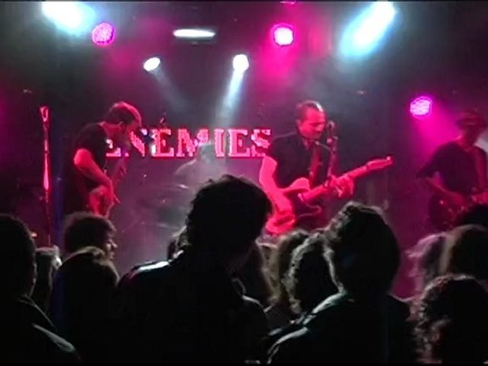 Enemies - Got Solid Bones - Live au Bus Palladium