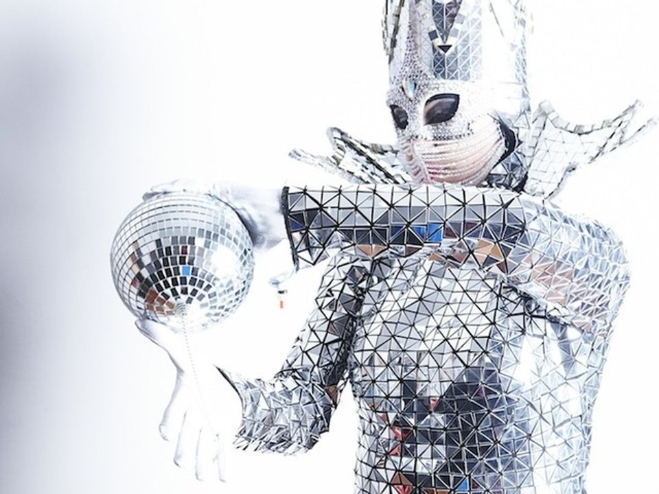 Extravaganza show - Mirroring Kingdom (Moscow, Russia)