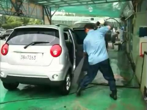 Washing Car Like A Boss (Korean Style)