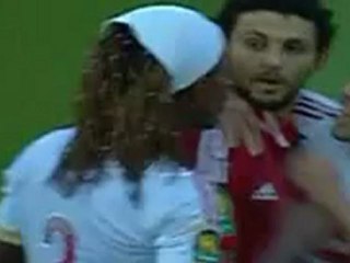حسام غالى يسب موندومو فى مباراة القمة