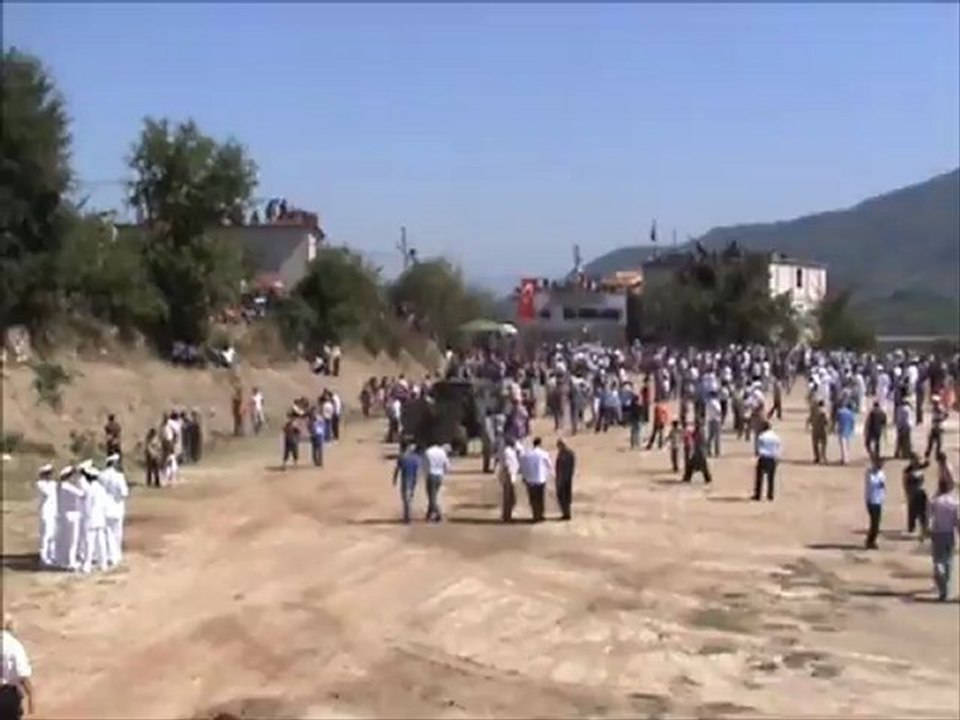 ŞEHİT MÜCAHİT COŞKUN KUR'AN OKUMA