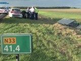 Vrouw en kinderen met auto in sloot Muntendam (N33) - RTV Noord