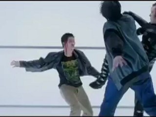 Resident Evil  Retribution - Extrait: Corridor [VF|HD]