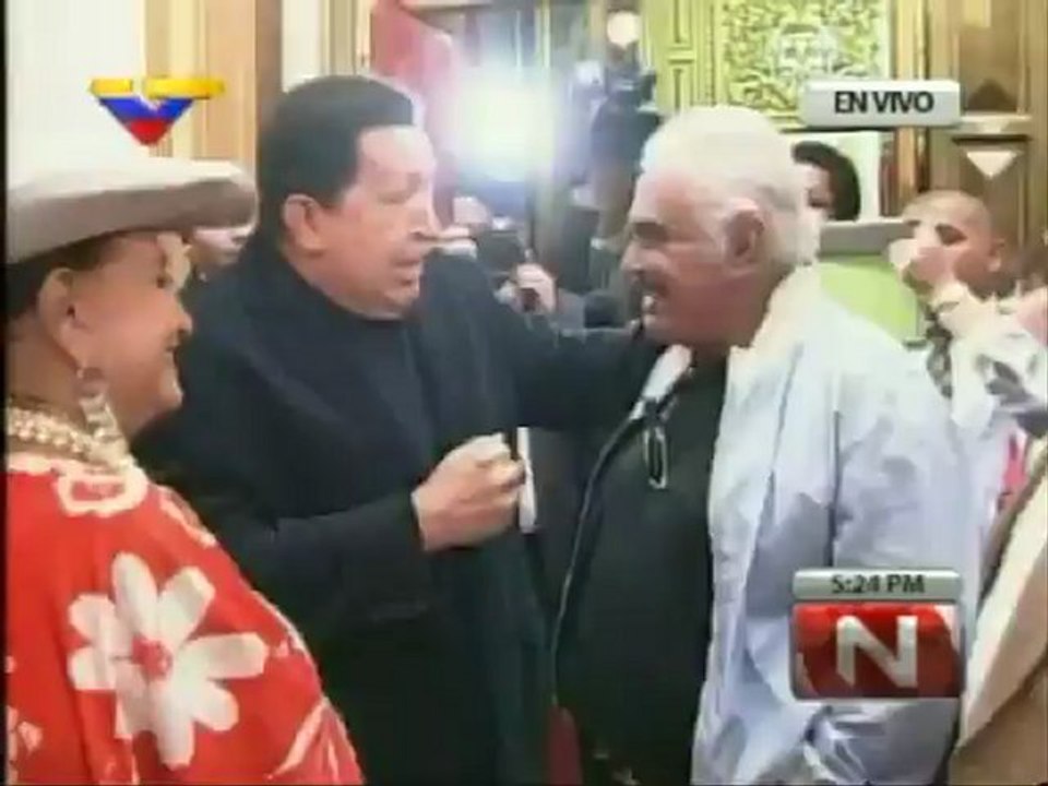 Vicente Fernández visita al Presidene Chávez en Miraflores