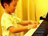 Incredibly Talented 5 Year Old Piano Player