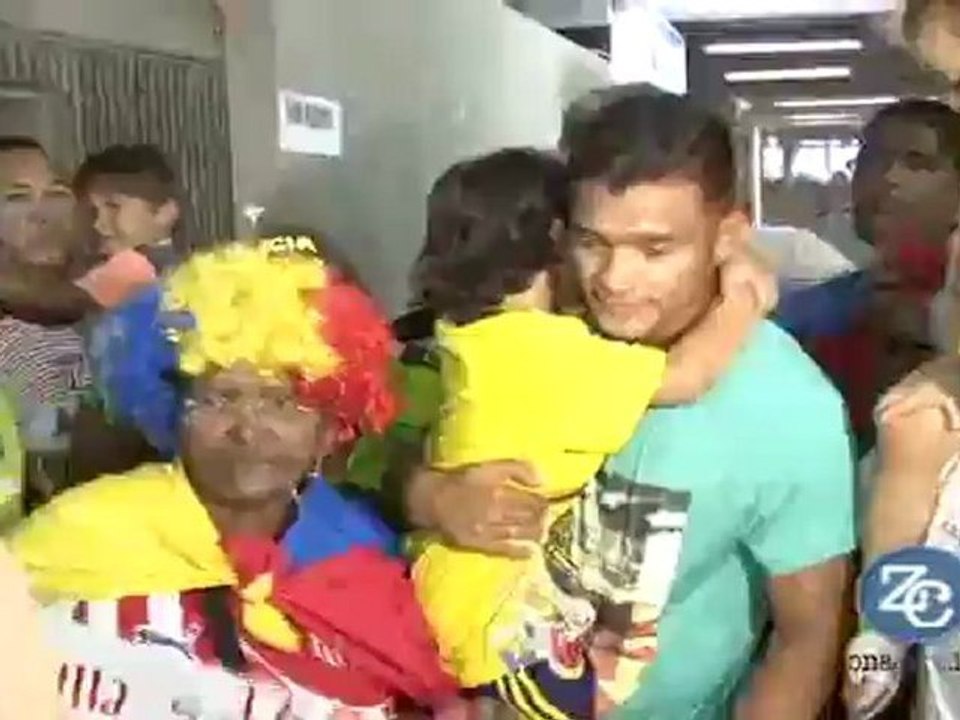 Familiares, amigos y aficionados dieron la bienvenida a Barranquilla a Teófilo Gutiérrez 020202