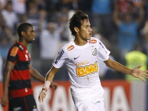 Neymar signe son retour à Santos d'un nouveau but génial !