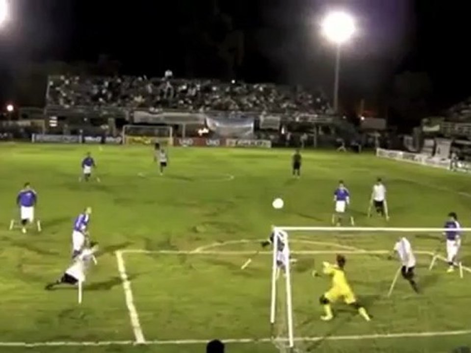 Engelli Futbolcudan Muhteşem Rövaşata Golü