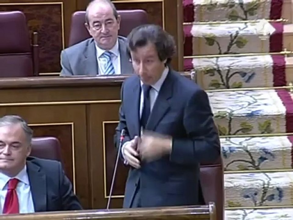 Rubalcaba, al PP: "Del GAL sólo hablan en este país ustedes y ETA"