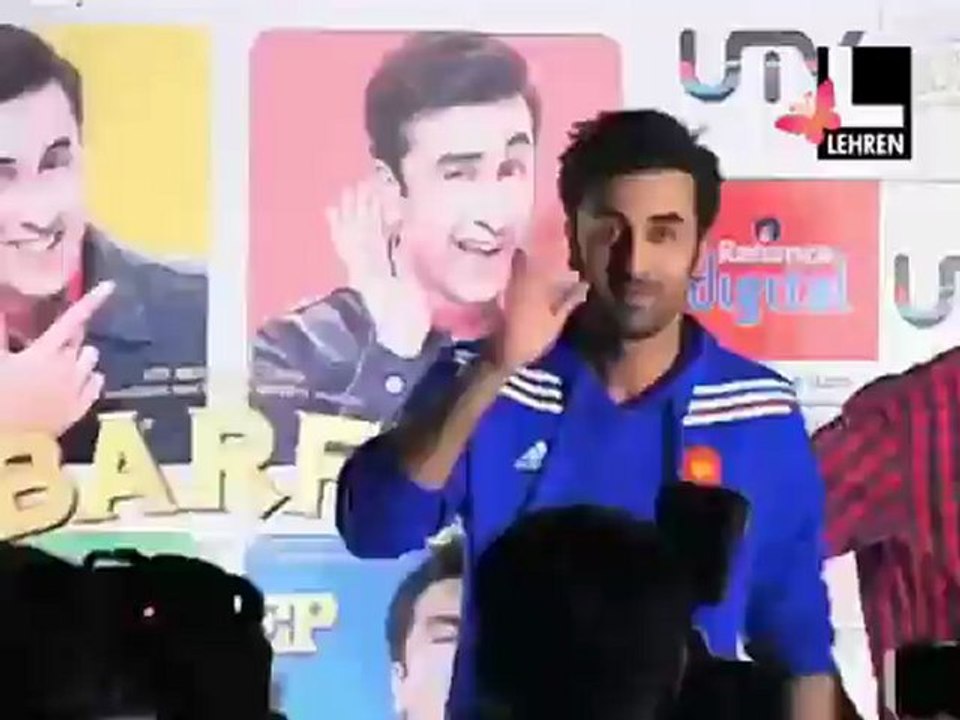 Ranbir Priyanka Ileana Mobbed