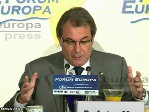 Mas propone hacer una consulta a los catalanes