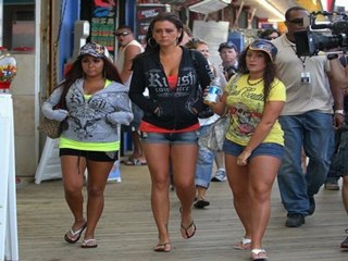 Snooki and JWoww season 1 Episode 9 - Sitting Alone in a Hotel Room Sucks