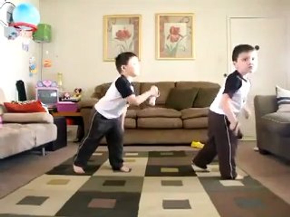 İkiz Japon Çocuklar - Müthiş tatlı performans_2