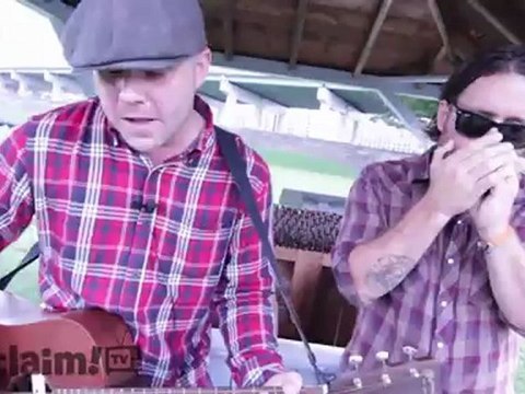 Chuck Coles ft. Chuck Ragan - Bottom of a Well (LIVE on Exclaim! TV)