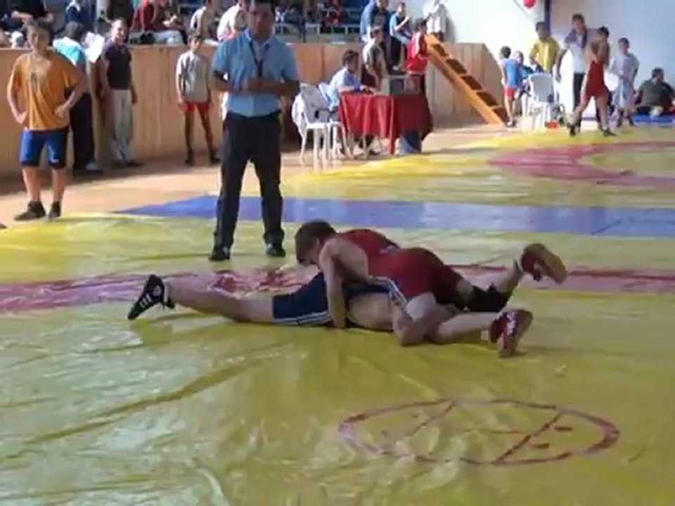 güreşler dursunbey kapalı spor salonu