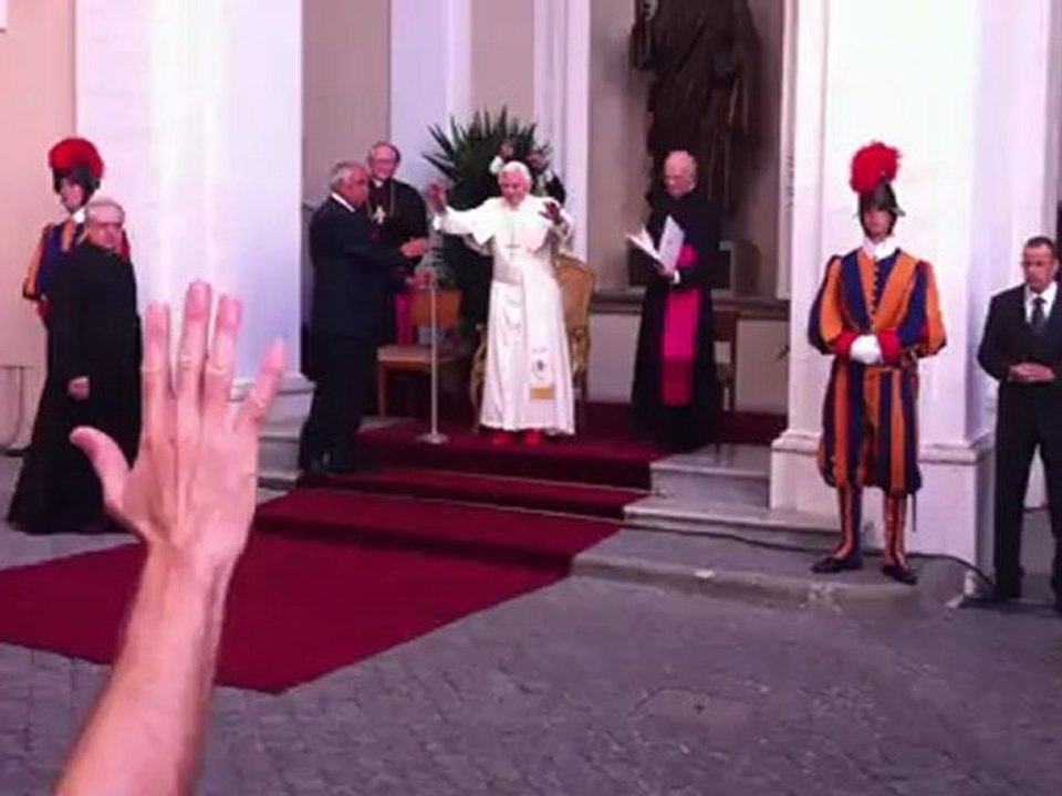 Audience privée de Benoit XVI pèlerinage des servants d'autel à Rome 2012 2/2