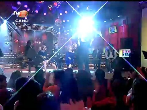 Disko Kralı Canlı Performans - Tsm Gecesi - Ararım Seni Her Yerde