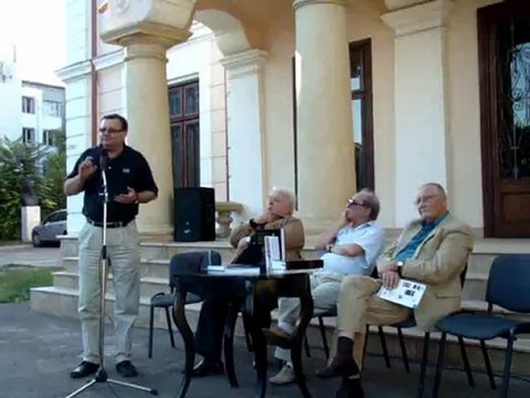 Lansarea volumului „Cartea Premiilor Oscar” -de Anca – Maria RUSU şi Ştefan OPREA Prezintă: Florin CÂNTEC 13 septembrie 2012