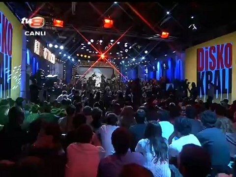 Disko Kralı Canlı Performans - Kurtalan Ekspres & Ogün Sanlısoy - Kol Düğmeleri