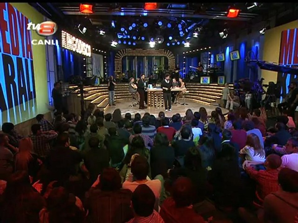 Medya Kralı - Okan Bayülgen : Kanal D'den Neden Ayrıldığımı Düşün Bakalım !