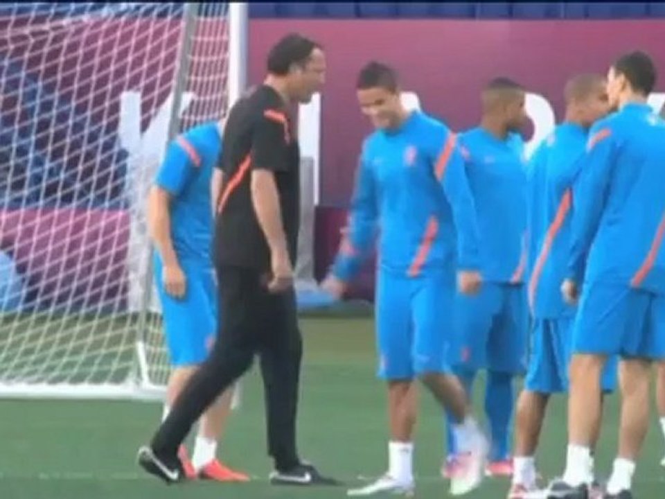 Hängepartie um Huntelaar, Affelay in der Startelf?