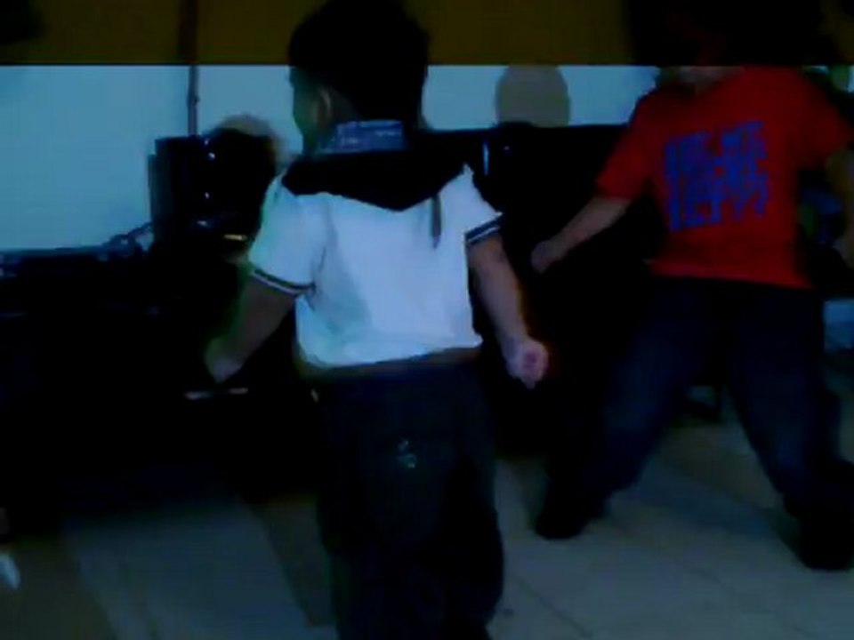 Issoi's dancing motion!
