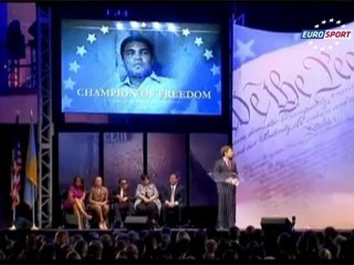 Muhammed Ali'ye madalya