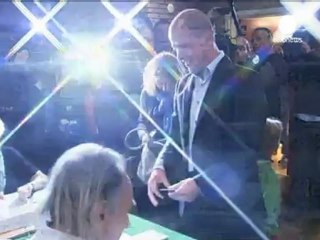 Netherlands: Rutte seeks coalition with Labour