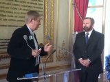 Remise de l'Ordre National du Mérite au Pr. Kelvin Davies