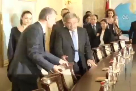 Jolie Başbakanlık'ta