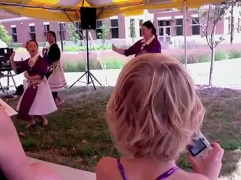 5 La Crosse Hmong Dancers 2012 Hmong2012