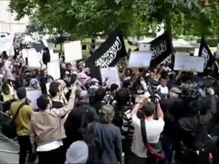 Muçulmanos protestam em Londres e Afeganistão