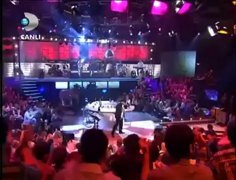 Disko Kralı - Okan Bayülgen : Tüm ATATÜRK Çocuklarının Bayramı Kutlu Olsun